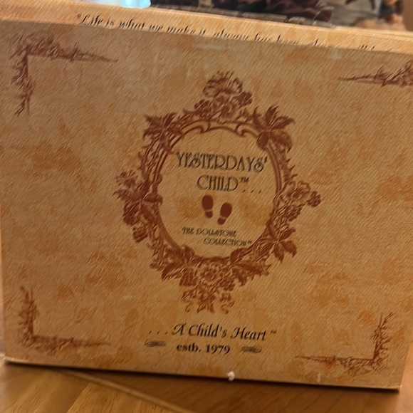 NIB Set Of 5  The Original Yesterdays Child Figurines - Picture 8 of 12